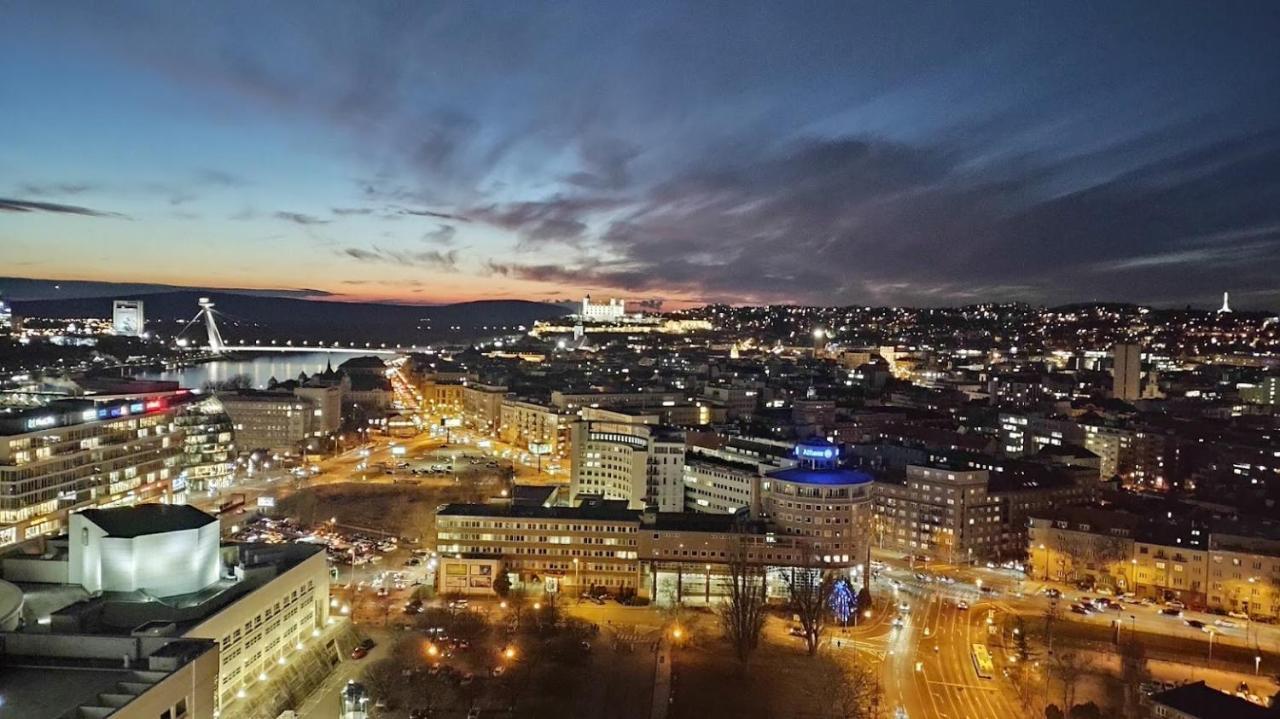 Panorama - Sunset And Castle View, 22Nd Floor, Garage, Ac Διαμέρισμα Μπρατισλάβα Εξωτερικό φωτογραφία